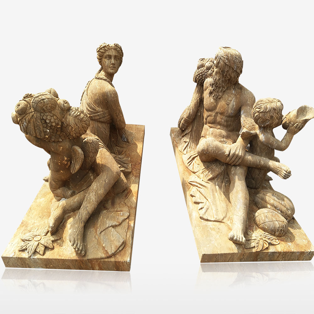 Sculpturi în marmură cu temă mitică